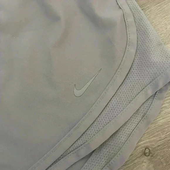 NIKE Dri Fit Athletic Shorts M - Picture 2 of 6